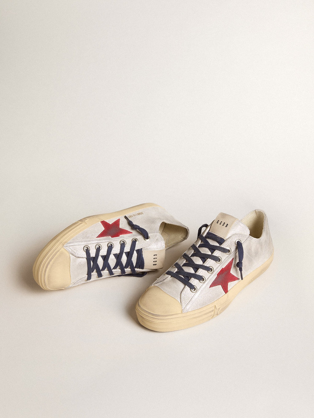 Men's V-Star LTD in silver metallic suede with red suede star| Golden Goose
