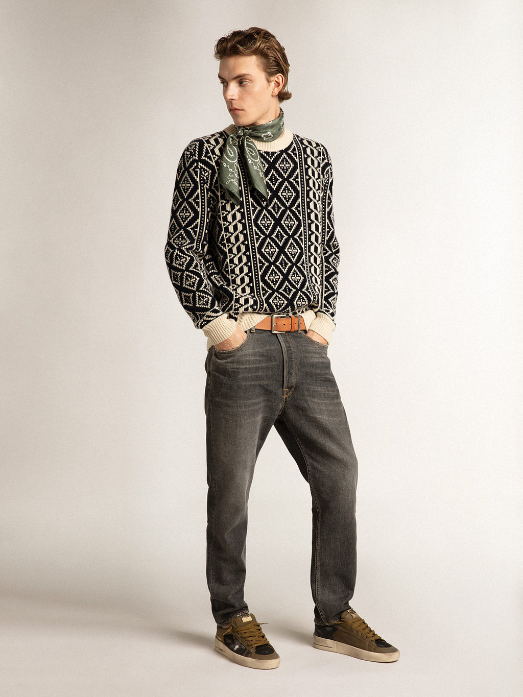Black mid-wash slim-fit jeans| Golden Goose