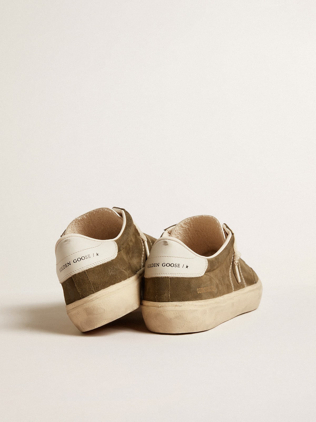 Soul Star in green suede with white leather heel tab and tongue| Golden Goose