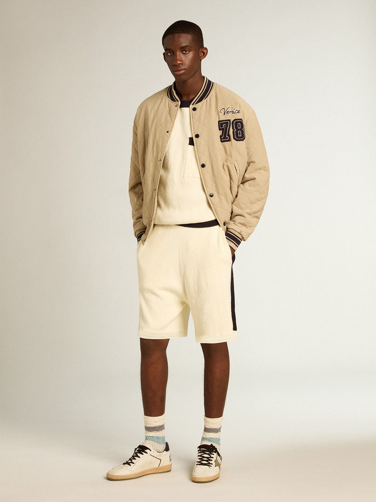 Men's short-sleeved sweater in vintage white with blue rib knit| Golden Goose