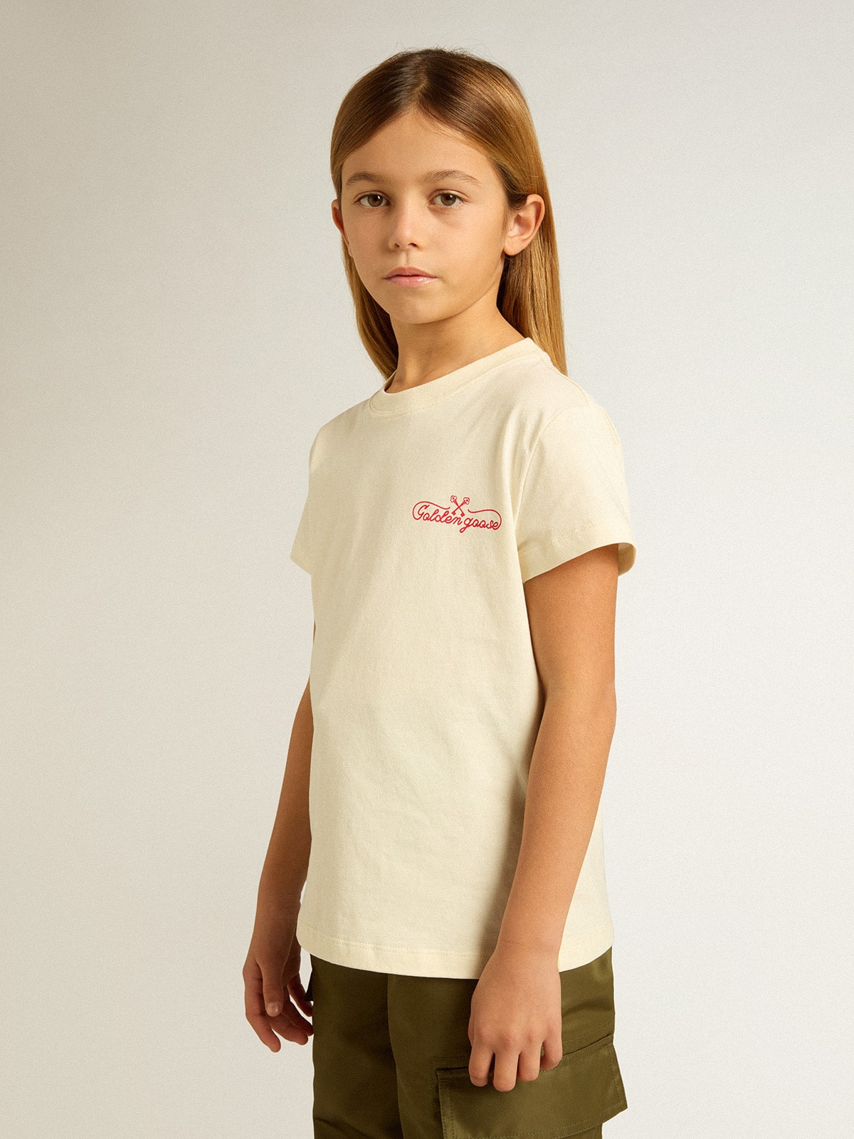 Girls' cotton T-shirt in worn white with red embroidery on the chest| Golden Goose