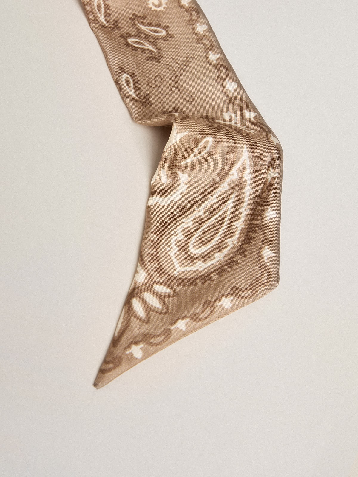 Ribbon in dove-gray silk twill with paisley pattern| Golden Goose