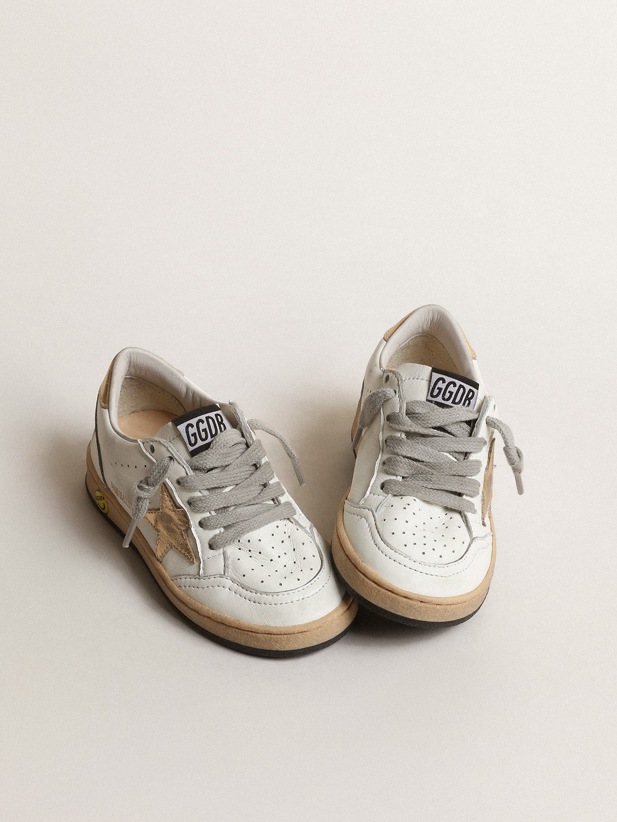 Ball Star Junior with gold metallic leather star and heel tab| Golden Goose