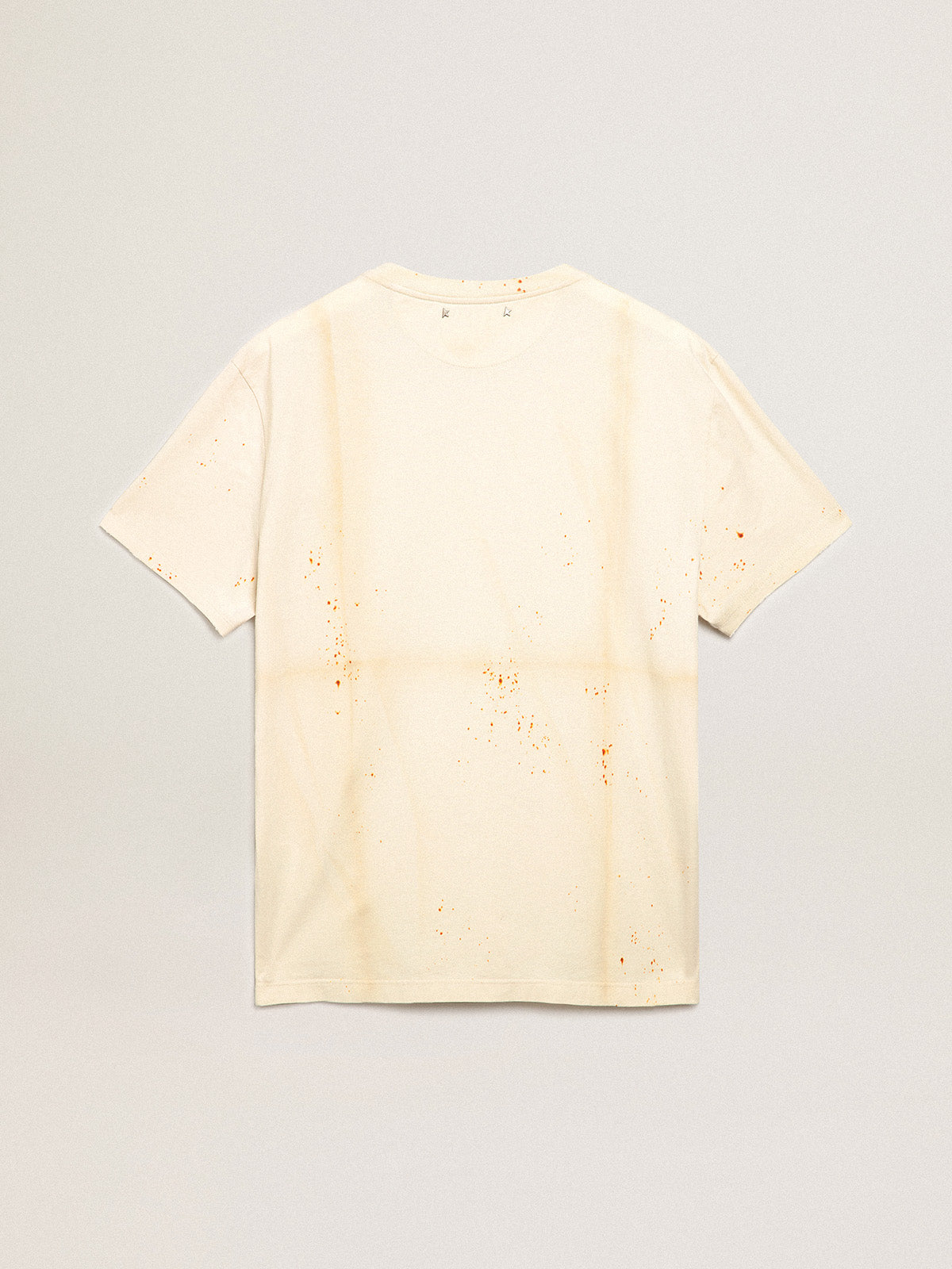 Men's bone white T-shirt with lettering and distressed details| Golden Goose