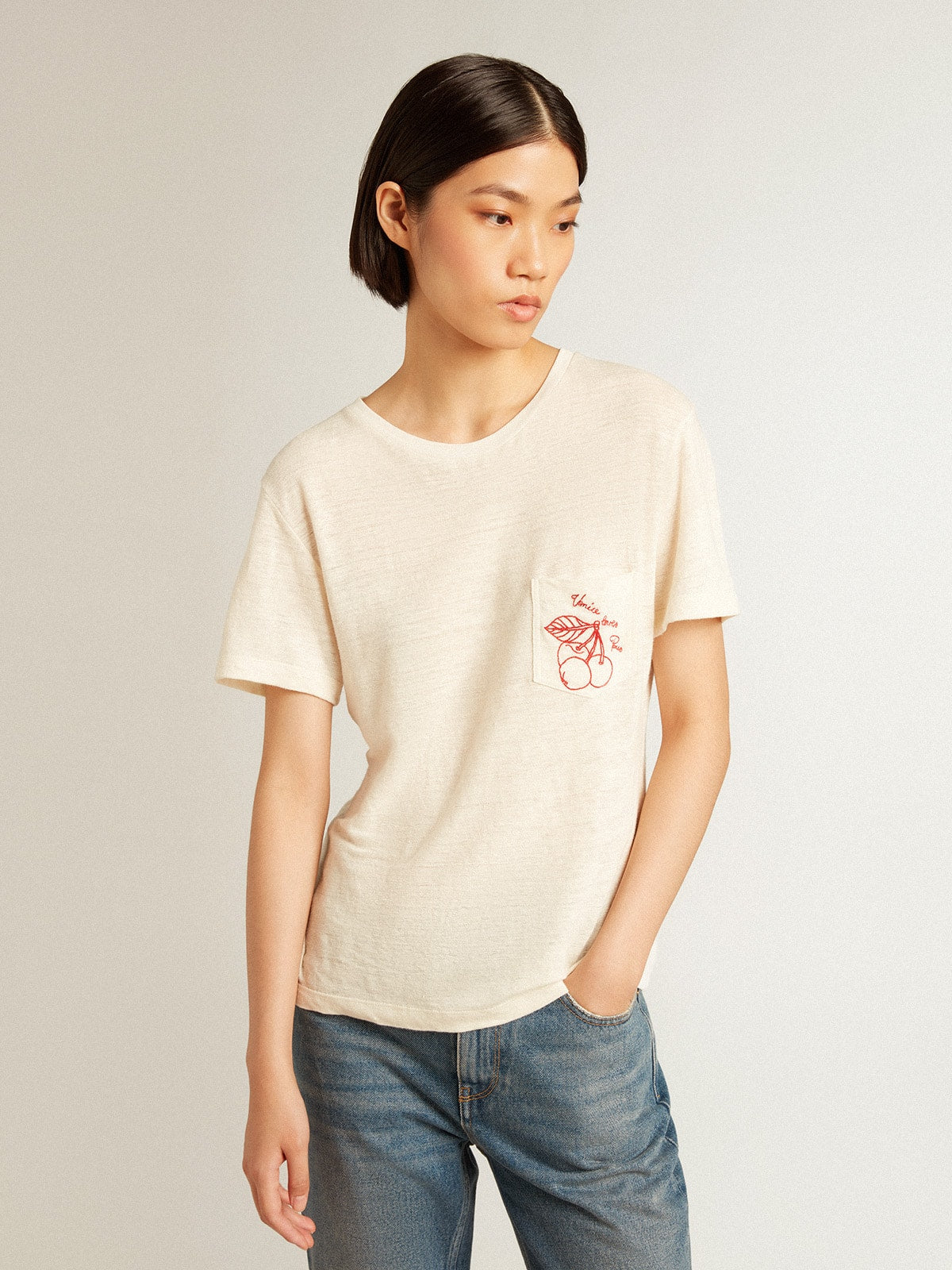 Women's cotton T-shirt in aged white with embroidered pocket| Golden Goose