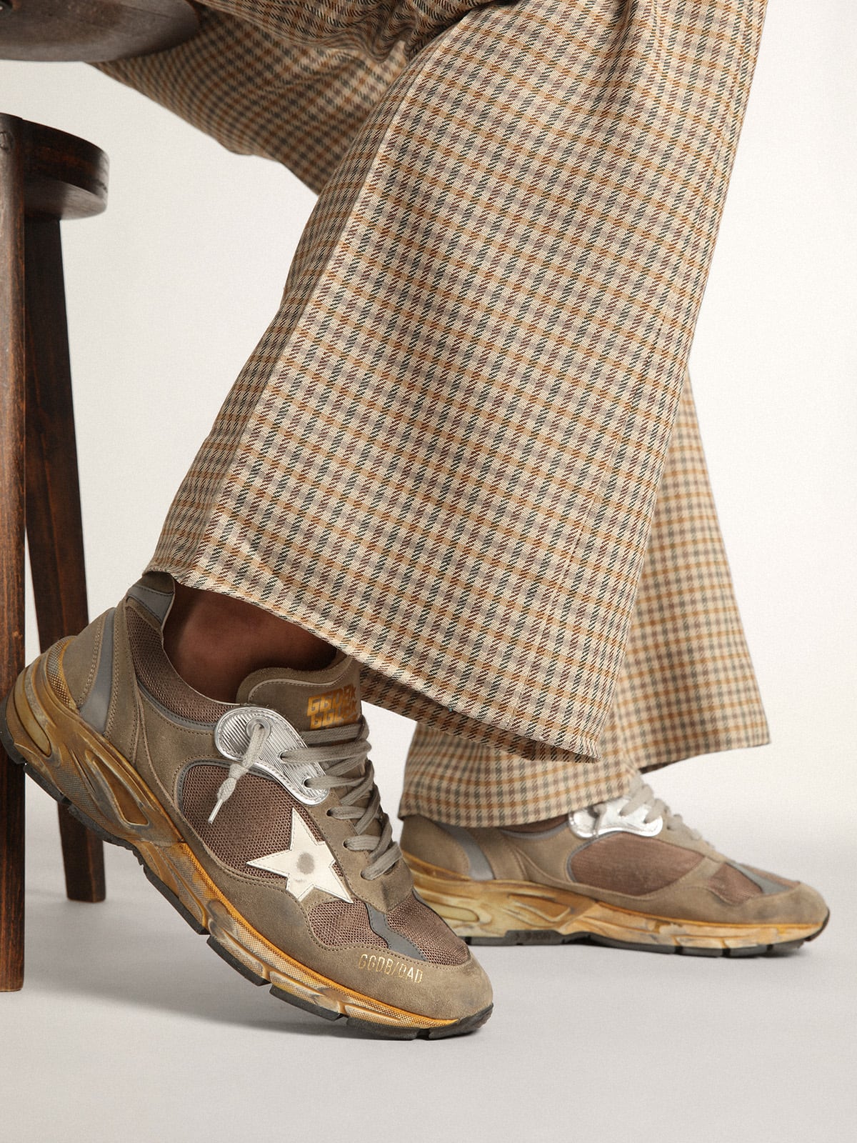 Women's Dad-Star in dove gray mesh and suede| Golden Goose