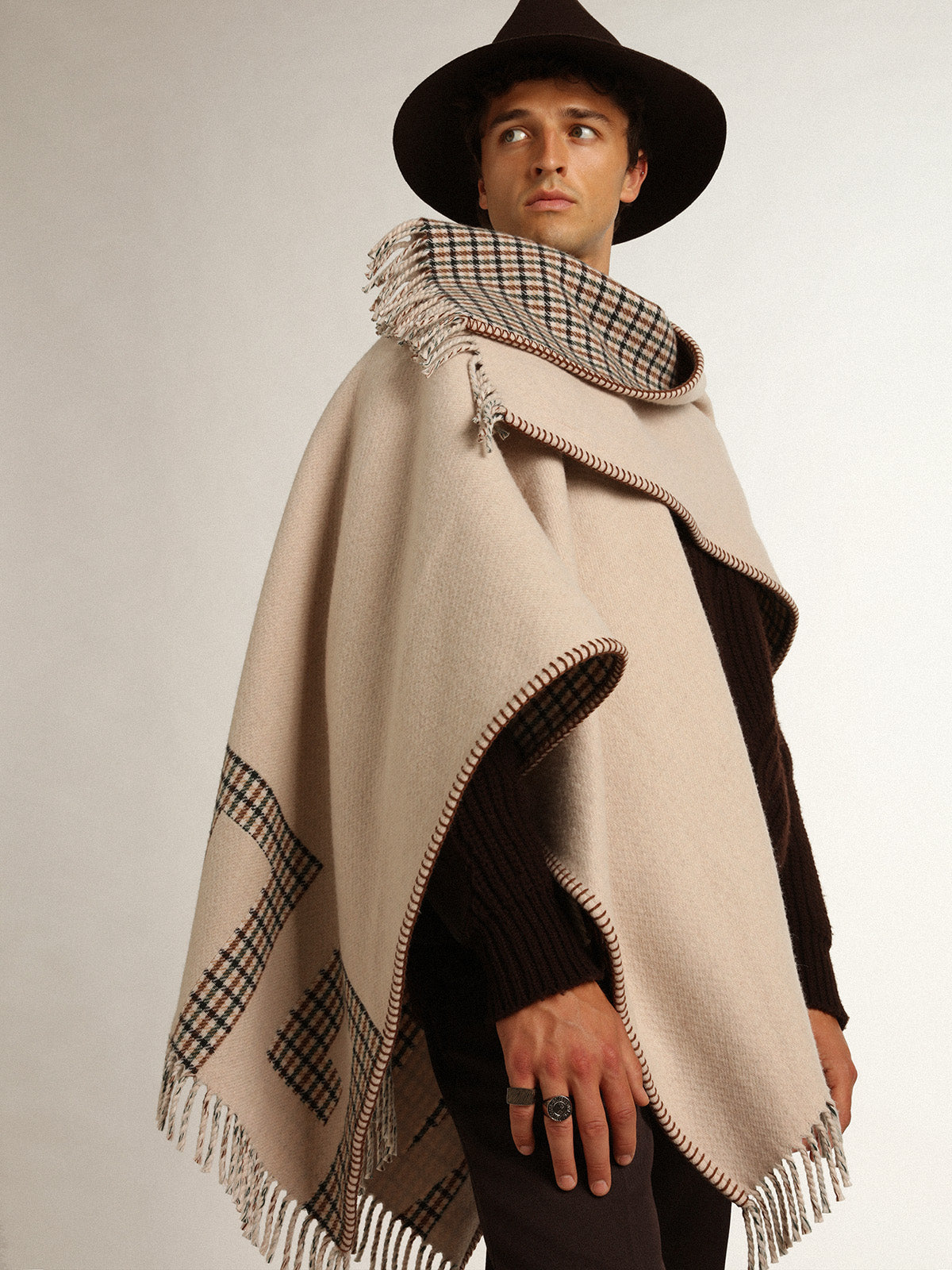 Poncho in double face cream-colored wool with check pattern and lettering| Golden Goose