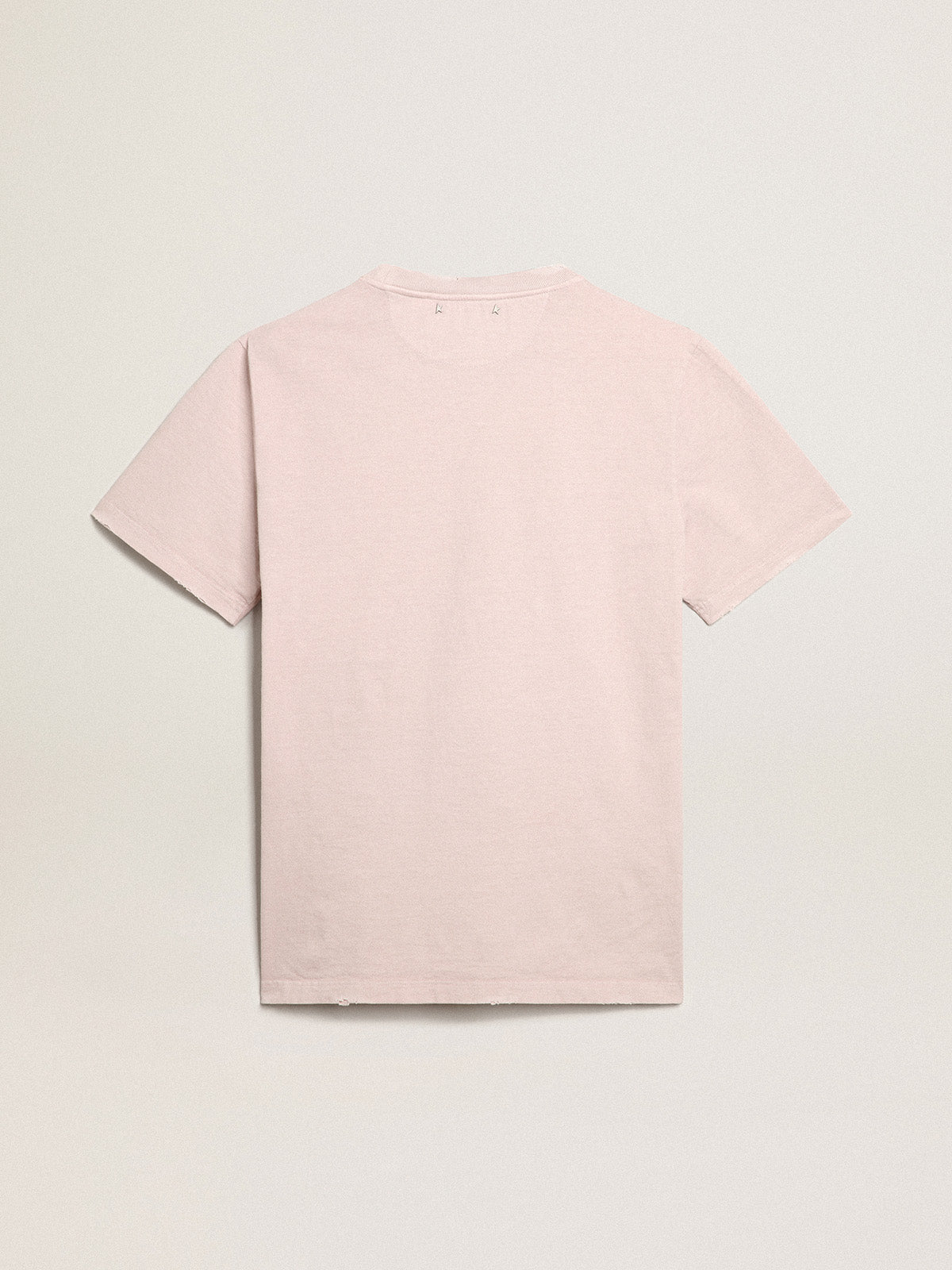 Pale pink men's T-shirt with lettering in the center| Golden Goose