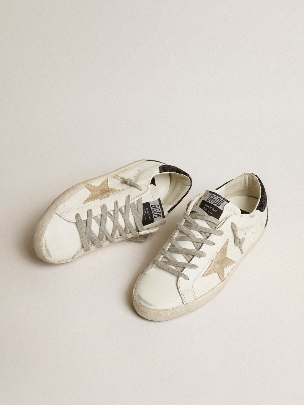Women's Super-Star with gold star and black glitter heel tab| Golden Goose
