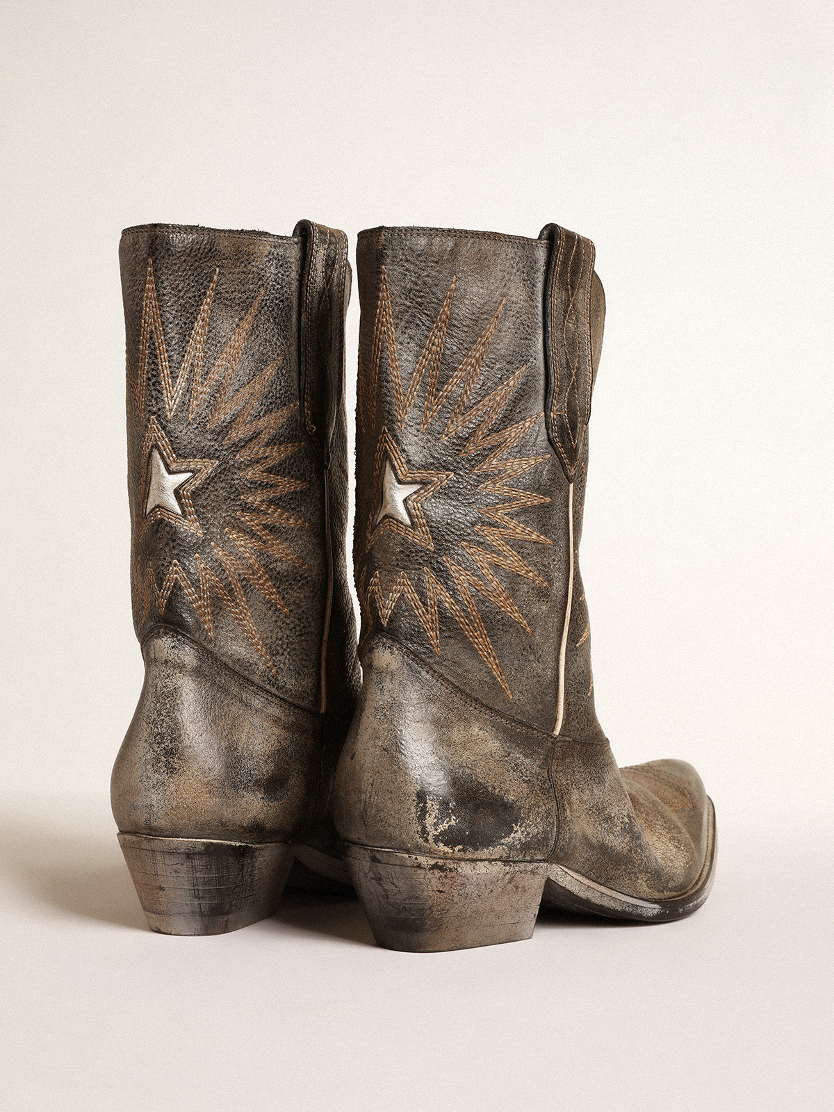 Women's low Wish Star boots in black leather with silver star| Golden Goose