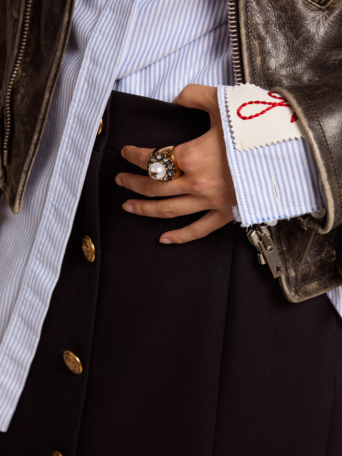 Women's ring in antique gold color with decorative bead and crystals| Golden Goose