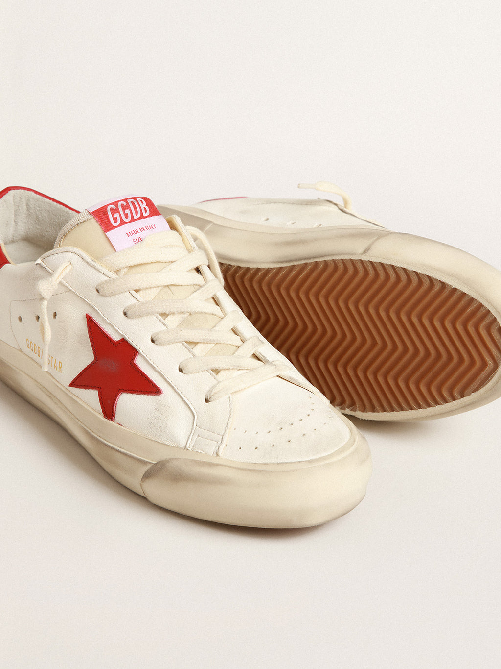 Women's Super-Star LTD in nappa with red star and heel tab| Golden Goose