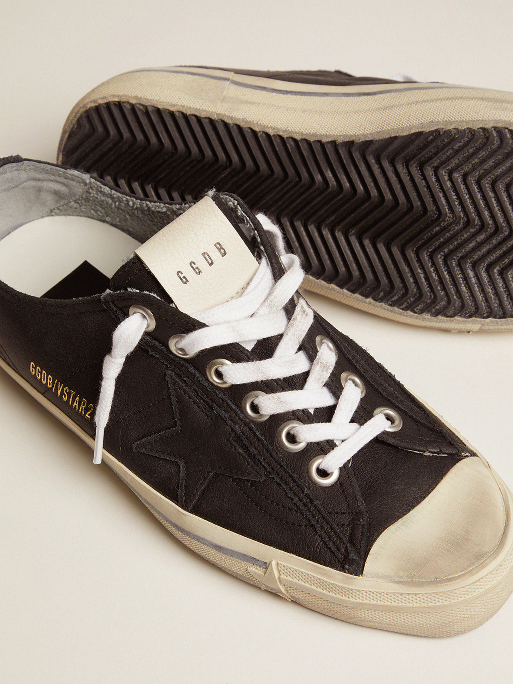 Women's V-Star vintage effect| Golden Goose