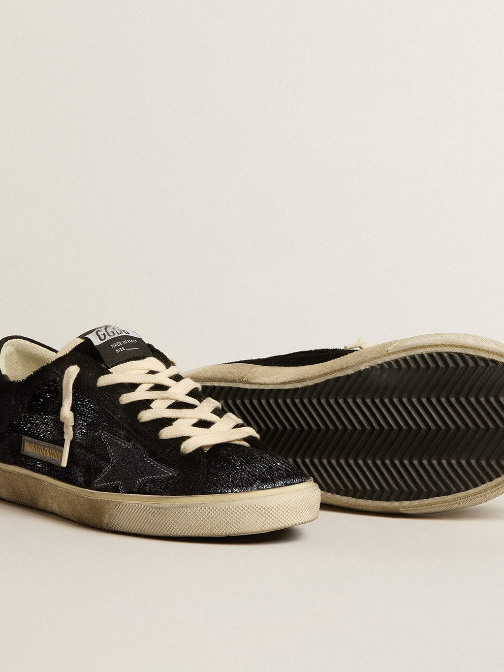 Women's Super-Star in black velvet and suede with black suede star| Golden Goose