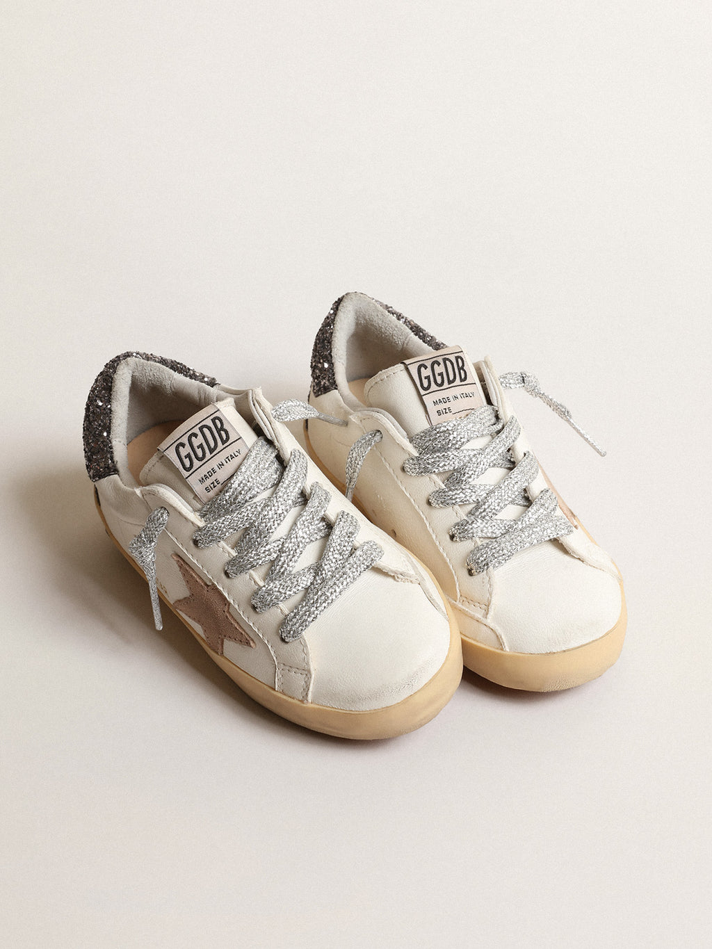 Super-Star Young with a hazelnut star and glitter heel tab| Golden Goose