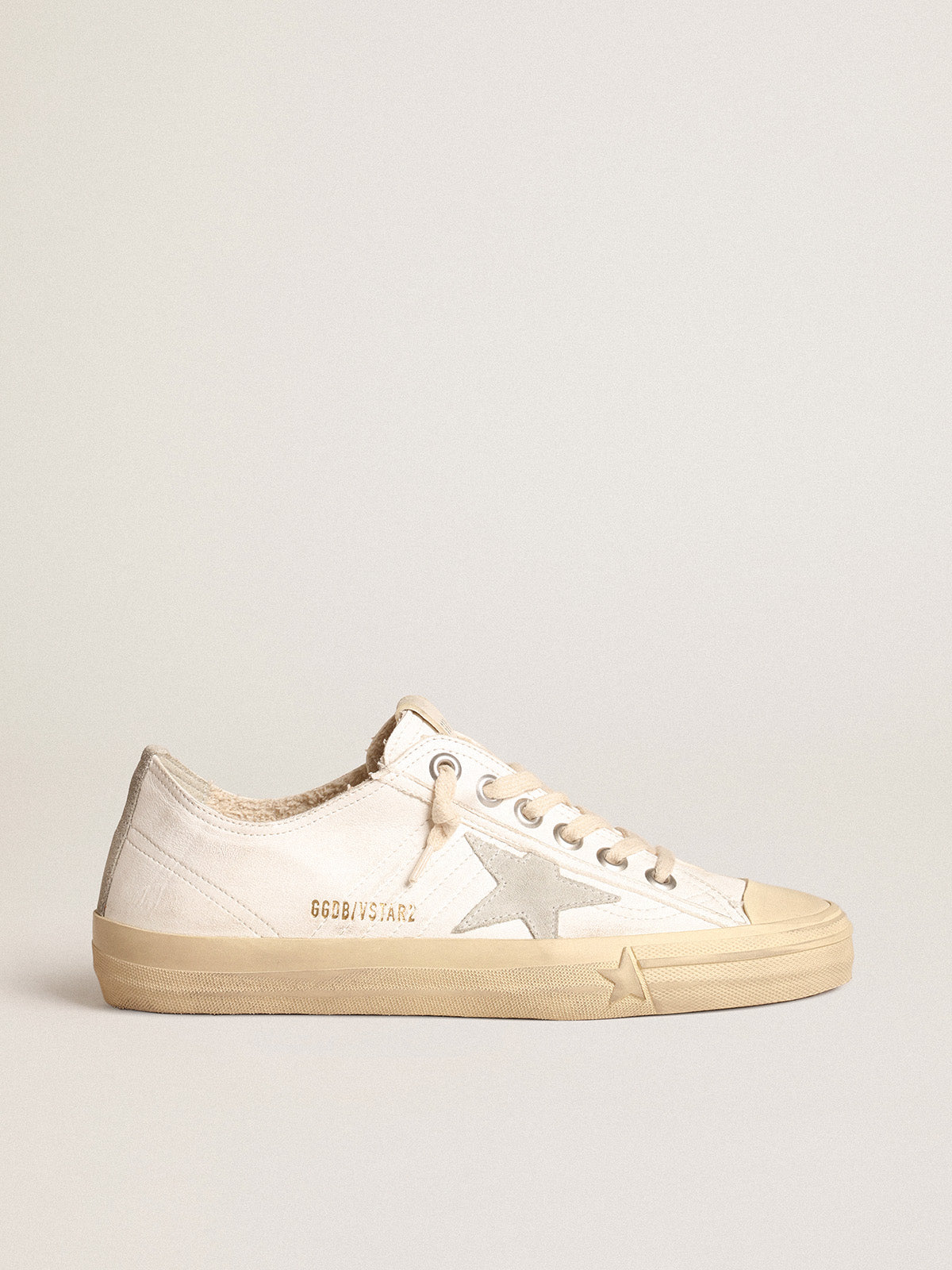 V-Star in nappa leather with ice-gray suede star and heel tab| Golden Goose