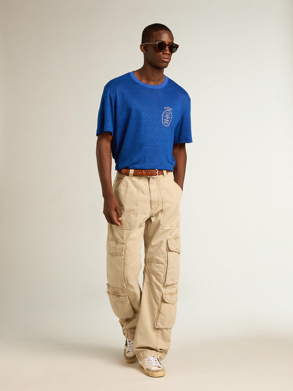 Men's blue-colored linen T-shirt with print on the chest| Golden Goose
