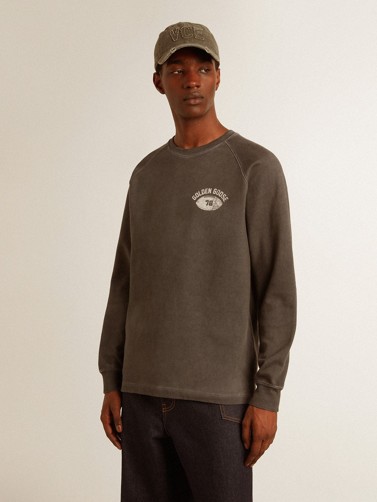 Men's crew-neck T-shirt in anthracite gray cotton with logo on the back
