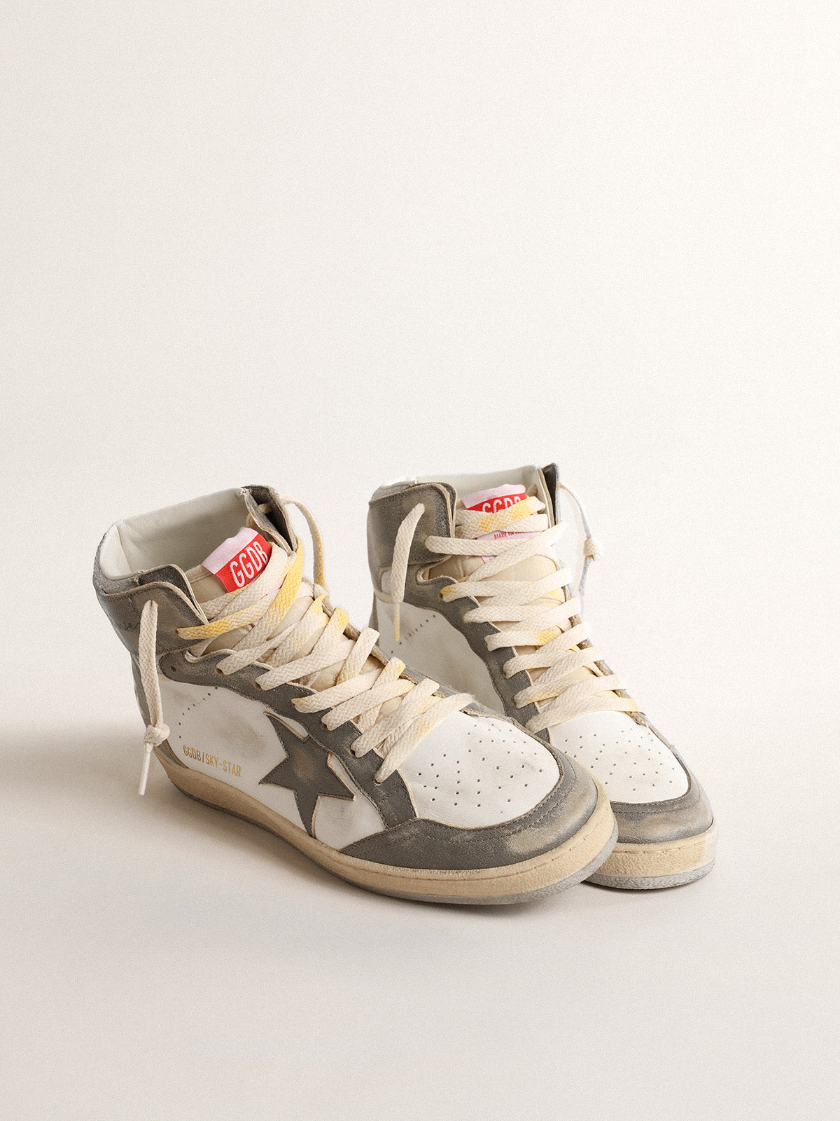 Sky-Star in white nappa leather with faded gray leather inserts| Golden Goose