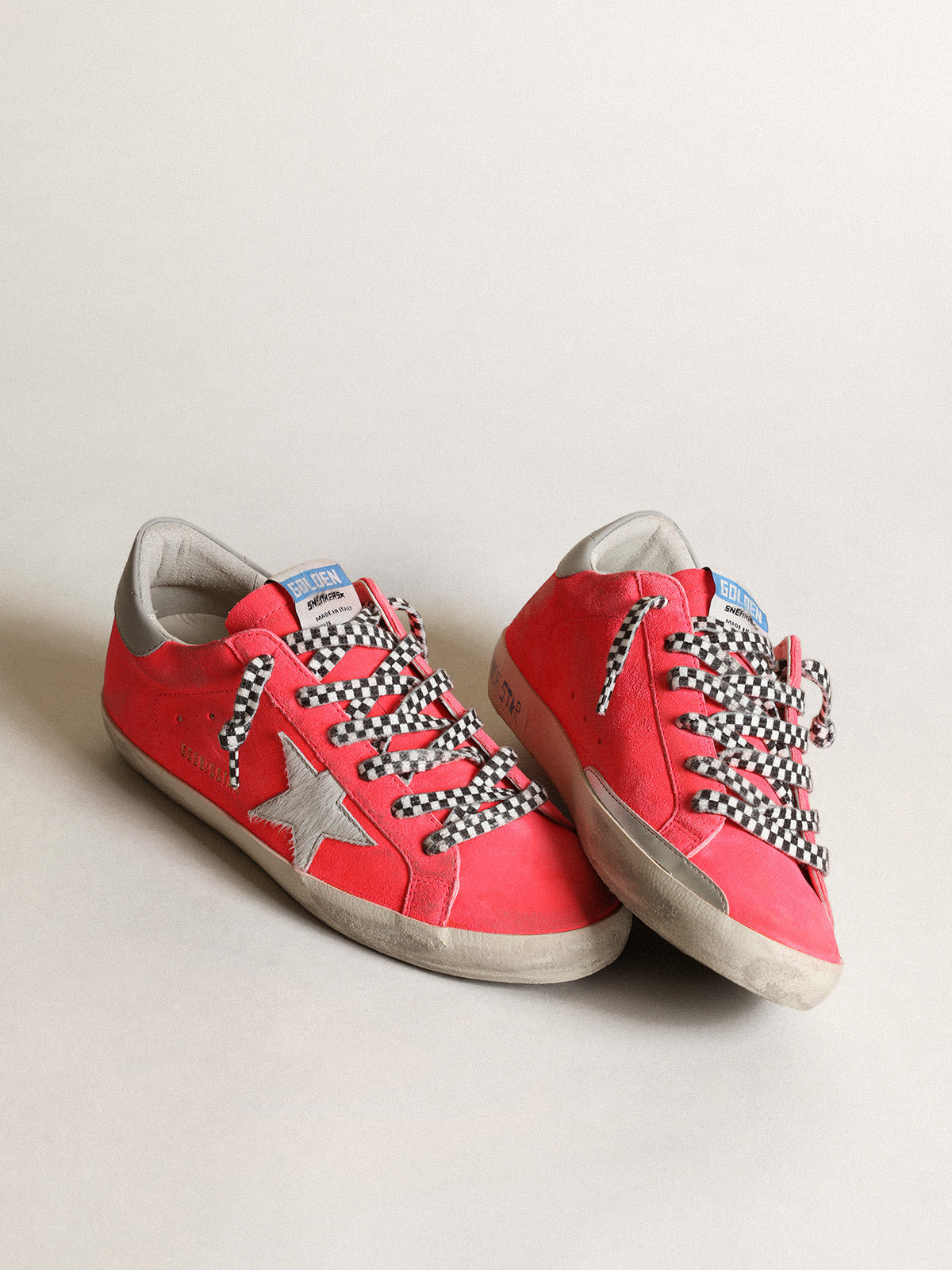 Women's Super-Star in fluorescent lobster-colored suede with star| Golden Goose