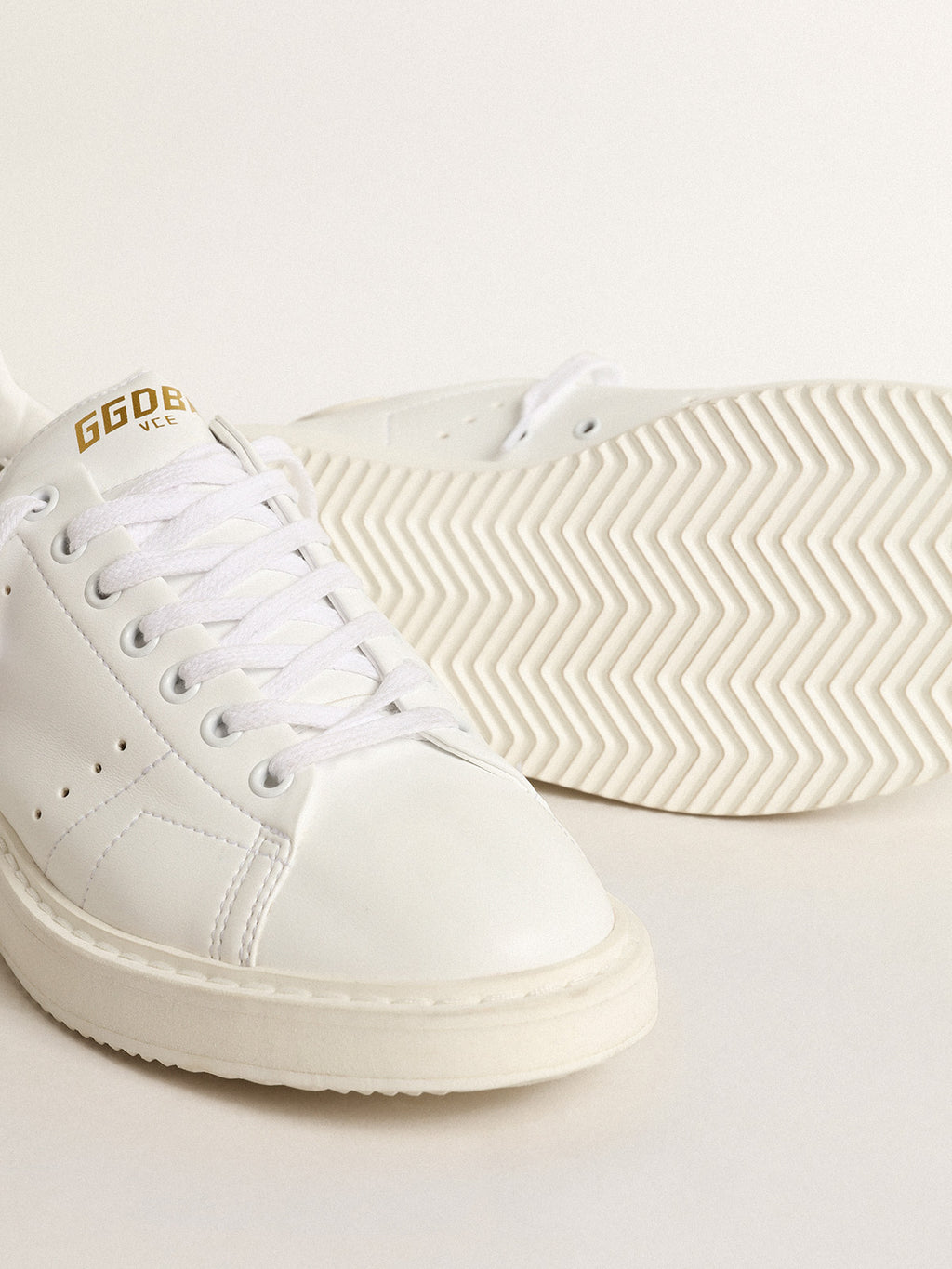 Women's bio-based Starter with white star and heel tab| Golden Goose