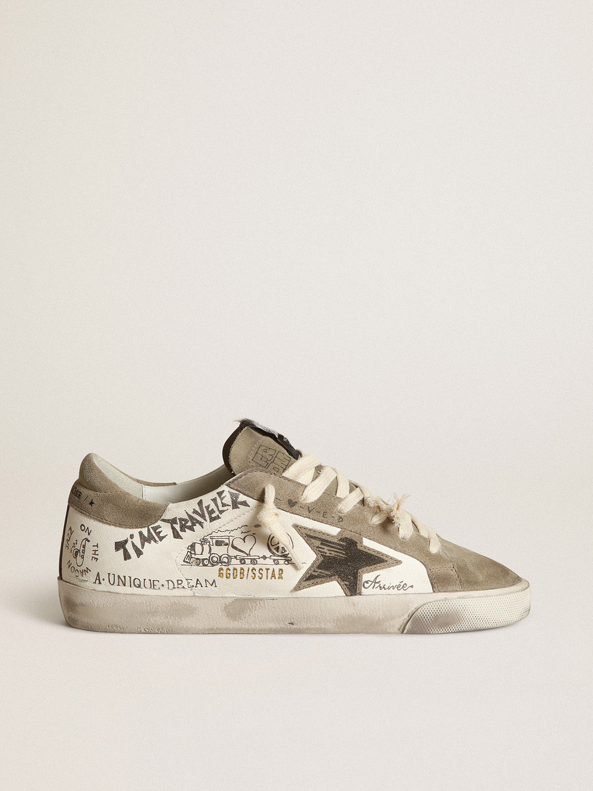Super-Star in nappa with gray star and heel tab and black lettering| Golden Goose