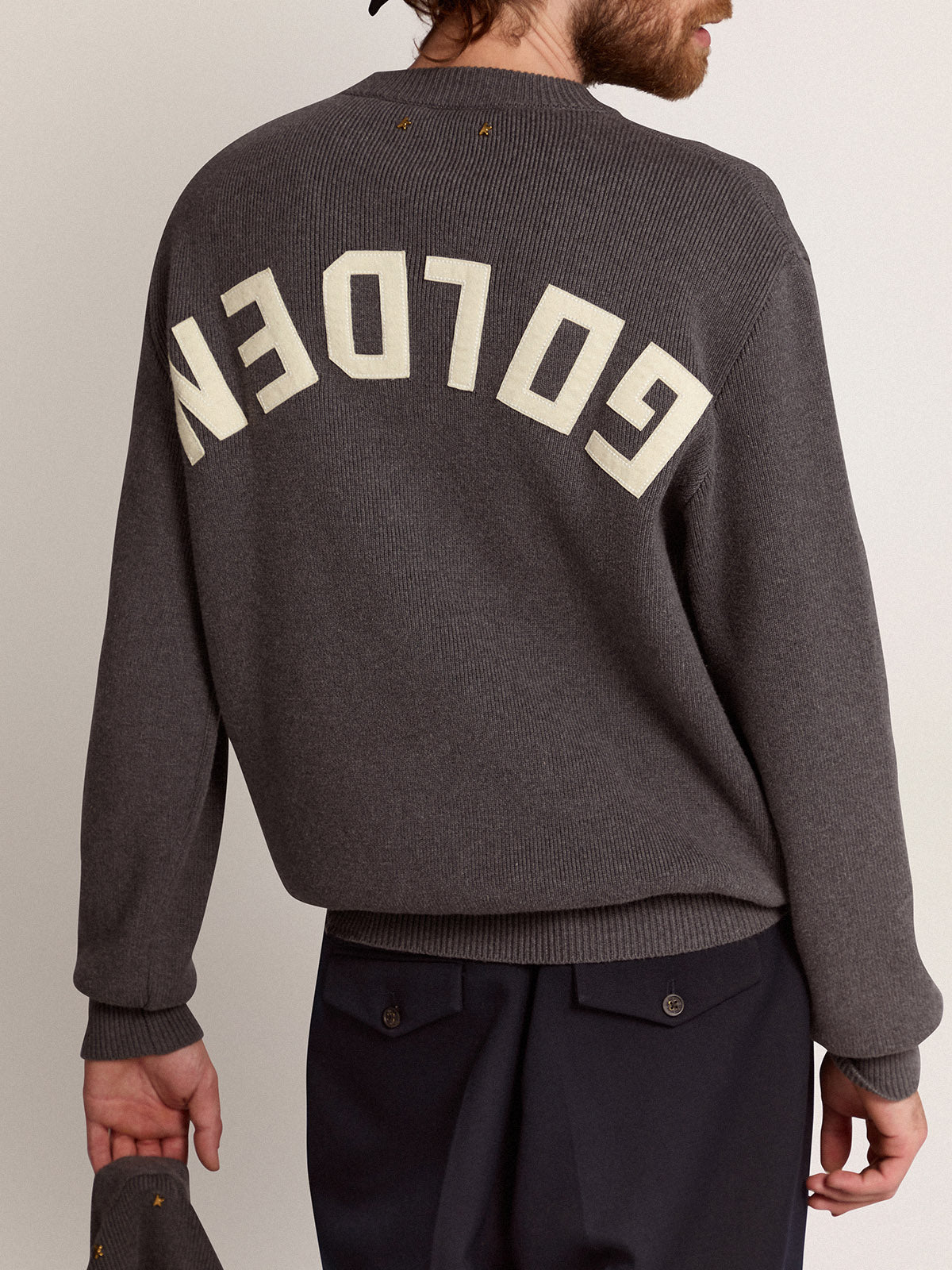 Men's round-neck sweater in dark gray cotton with logo on the back| Golden Goose
