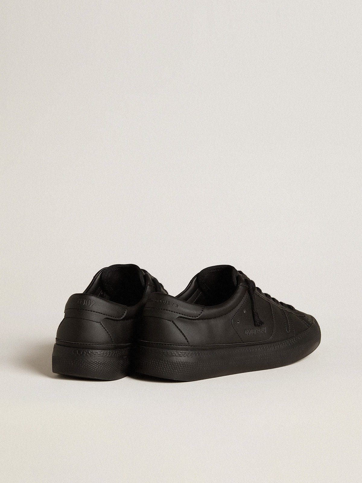 Yatay Model 1B sustainable sneakers with bio-based upper and black Y| Golden Goose