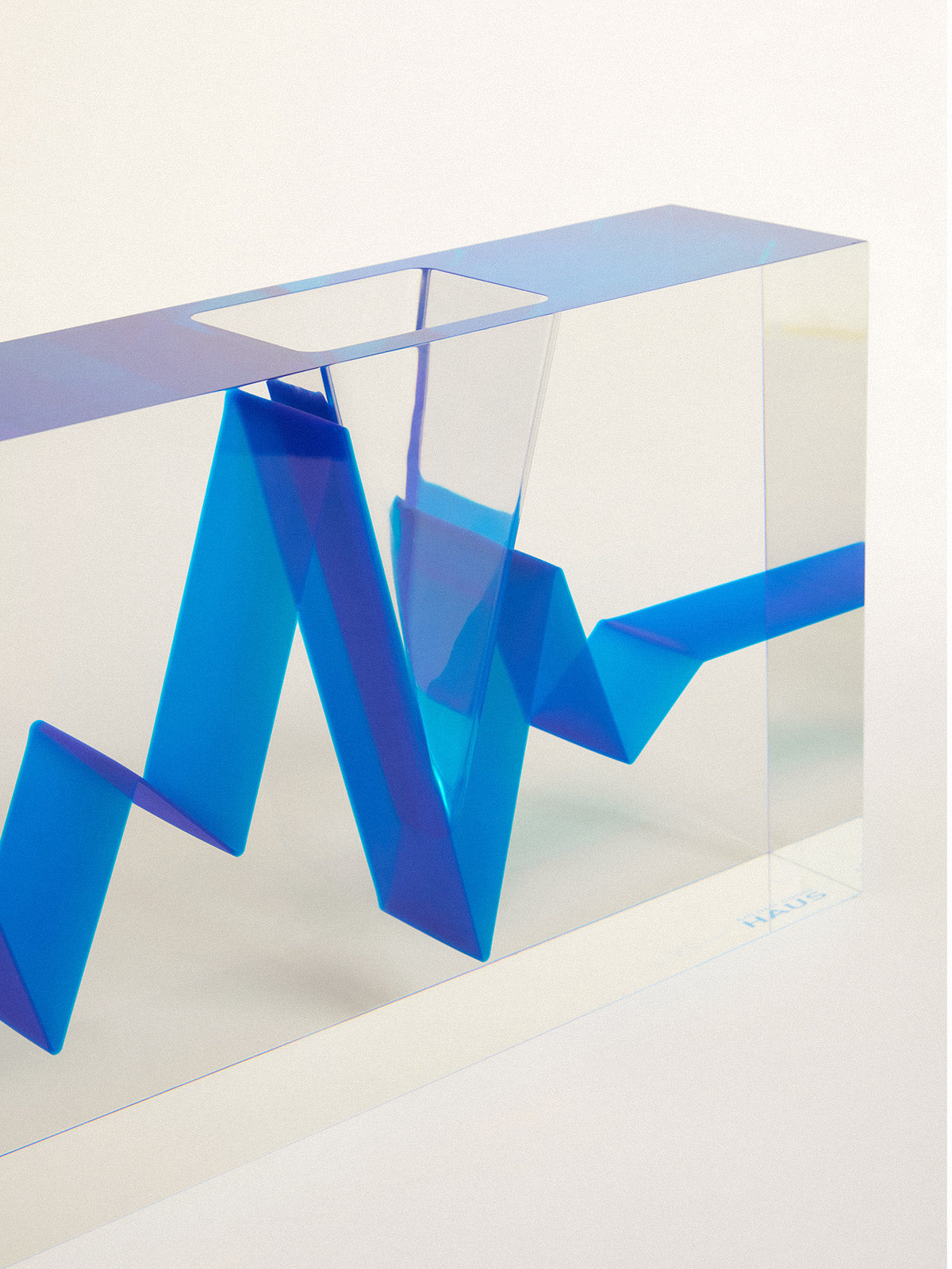 Exclusive HAUS of Dreamers vase in Plexiglas| Golden Goose