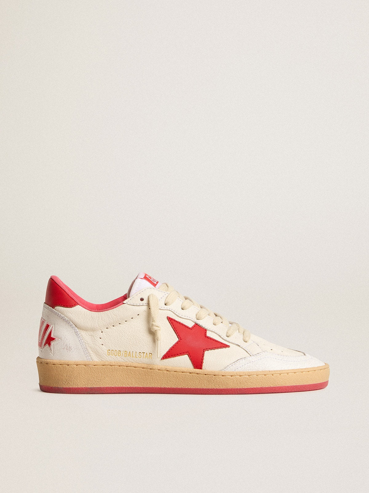 Women's Ball Star  Wishes in white leather with a red star and heel tab| Golden Goose