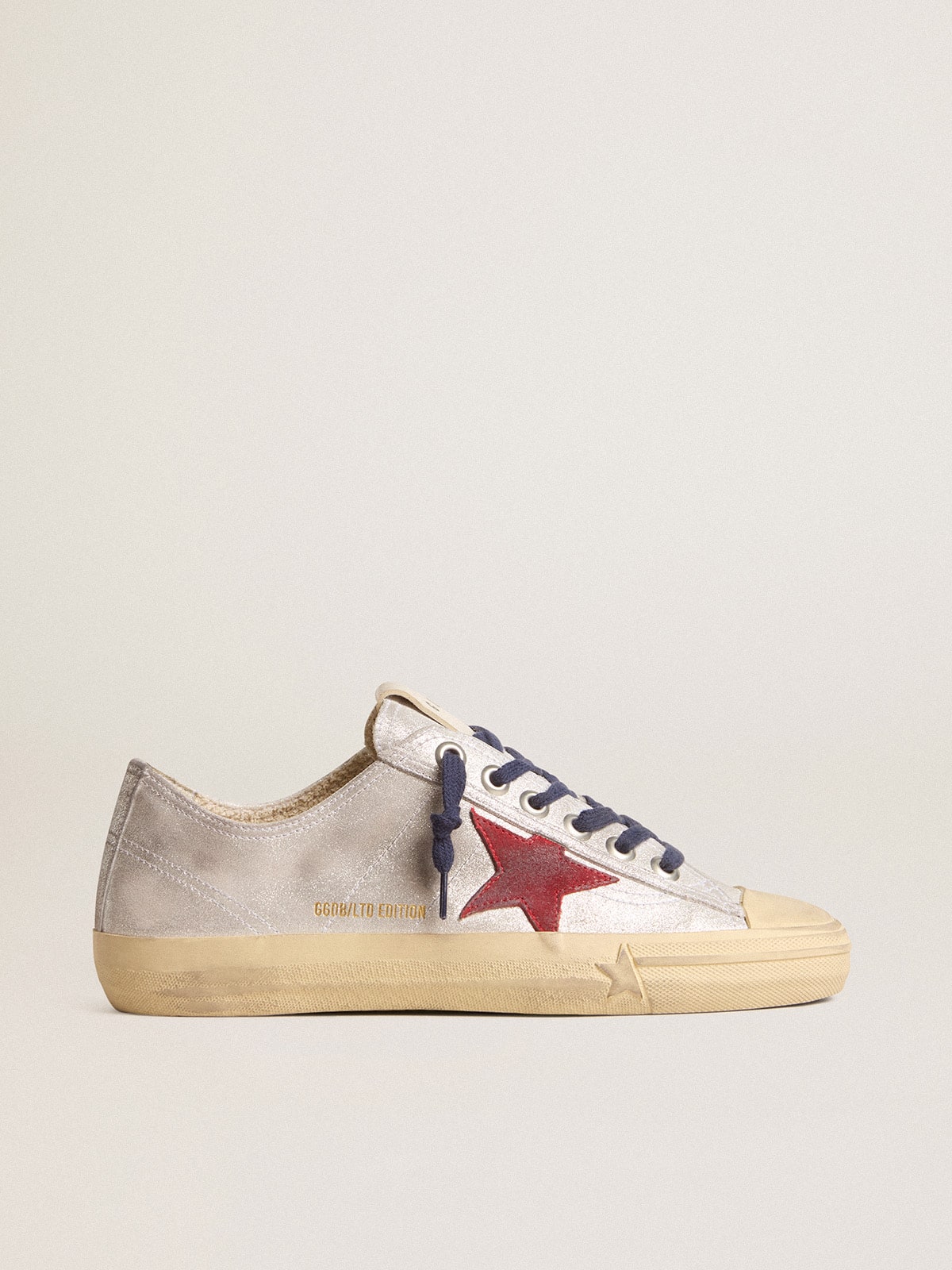 Women's V-Star LTD in silver metallic suede with red suede star| Golden Goose
