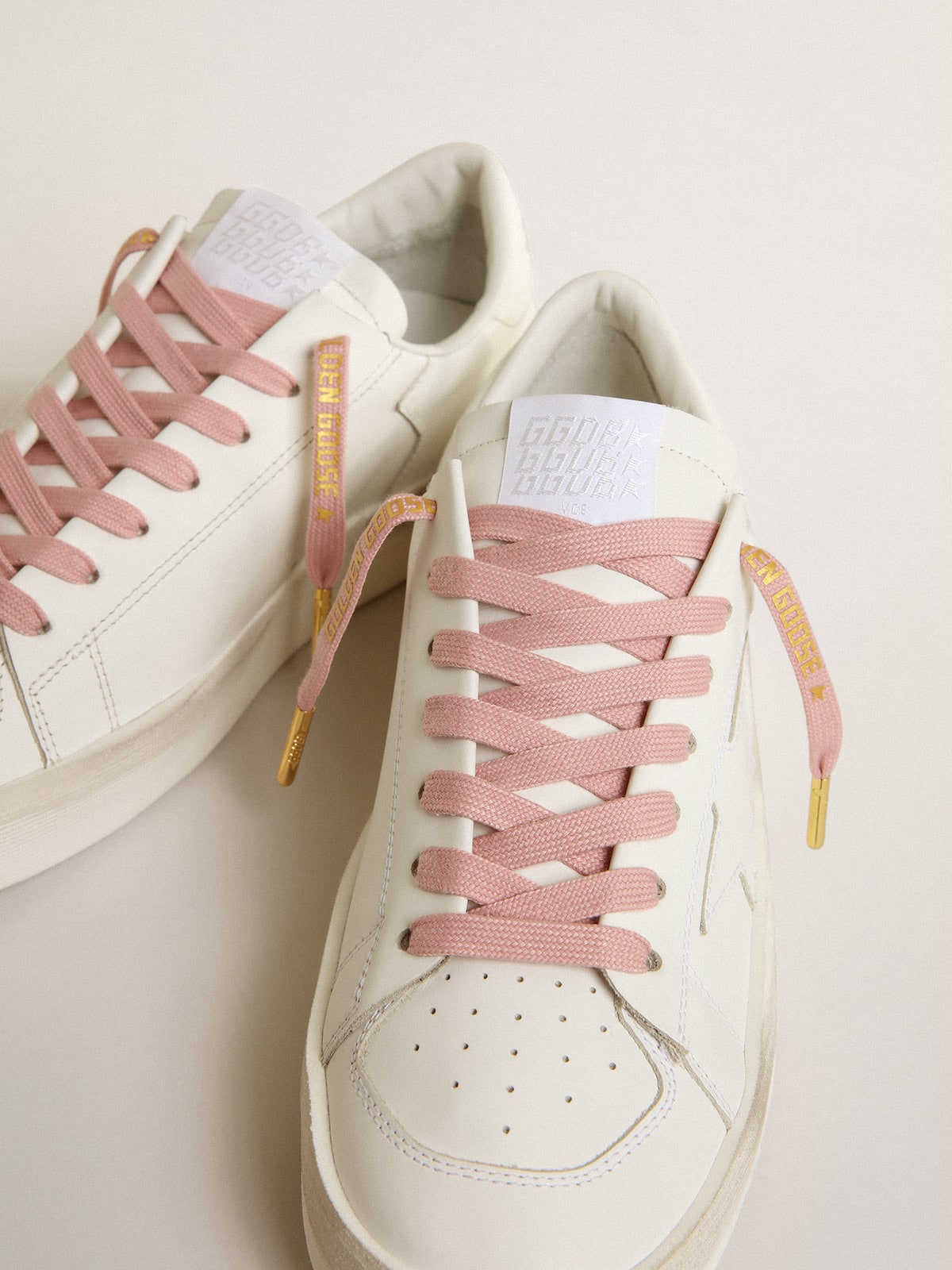 Pink cotton laces with contrasting gold logo| Golden Goose