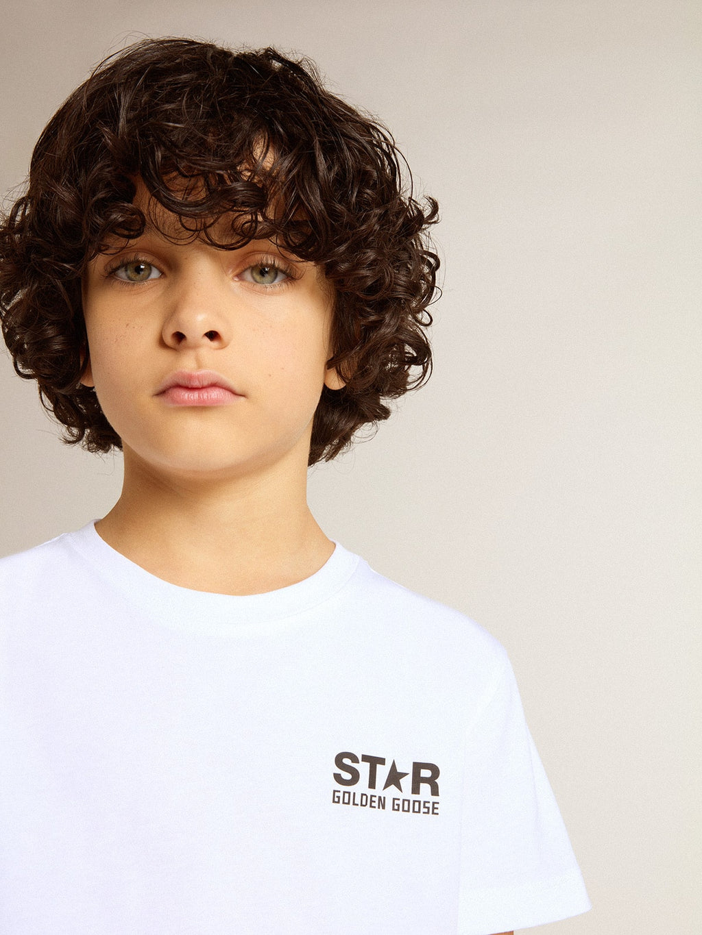 White T-shirt with contrasting black logo and star| Golden Goose