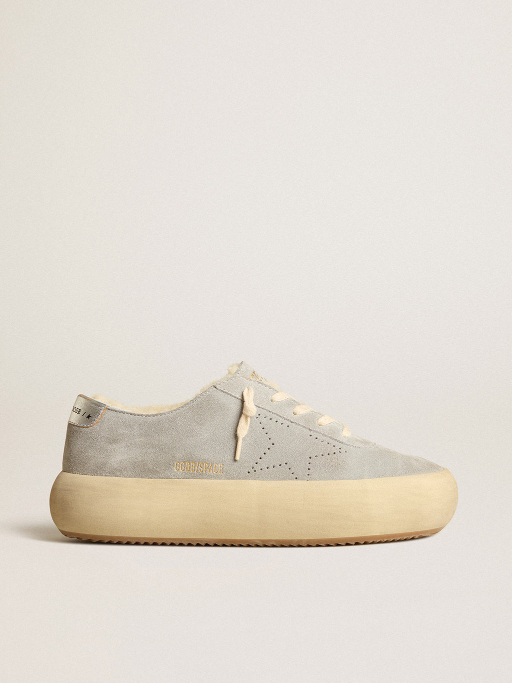 Men's Space-Star shoes in ice-gray suede with shearling lining| Golden Goose