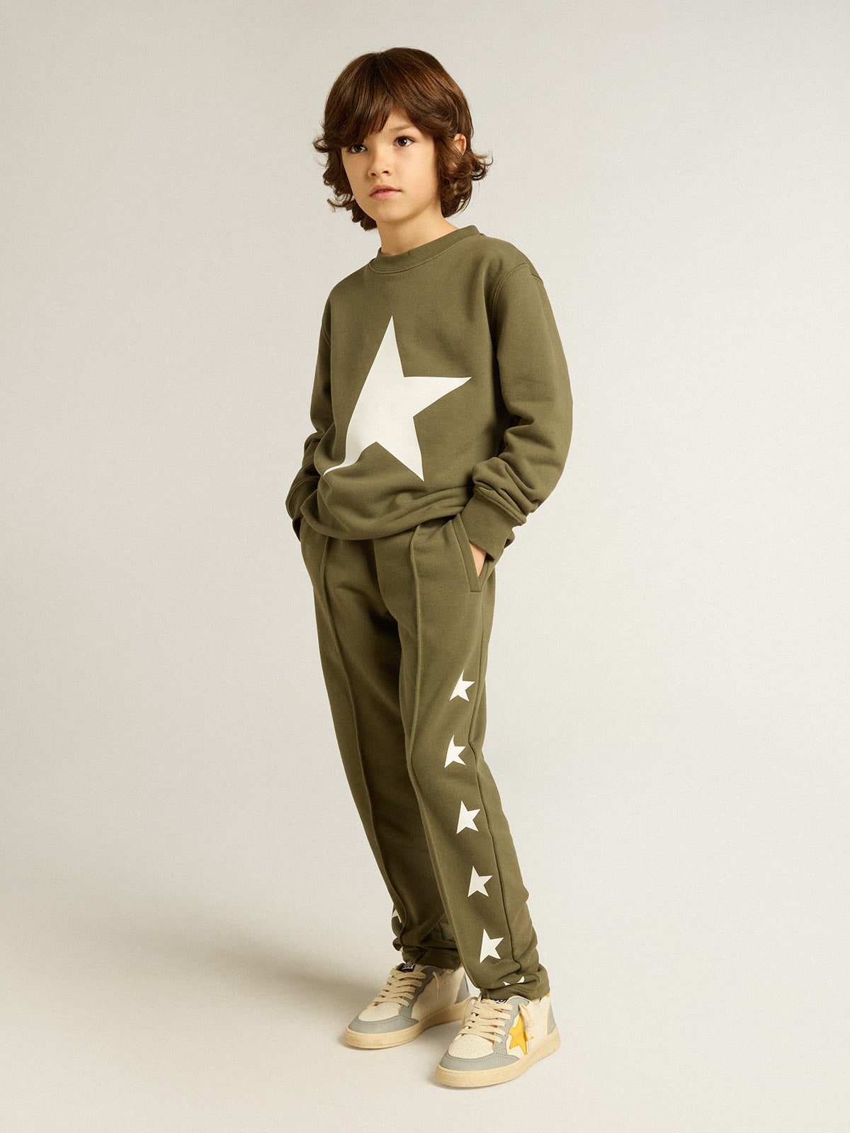 Boys' dark green sweatshirt with white maxi star on the front| Golden Goose