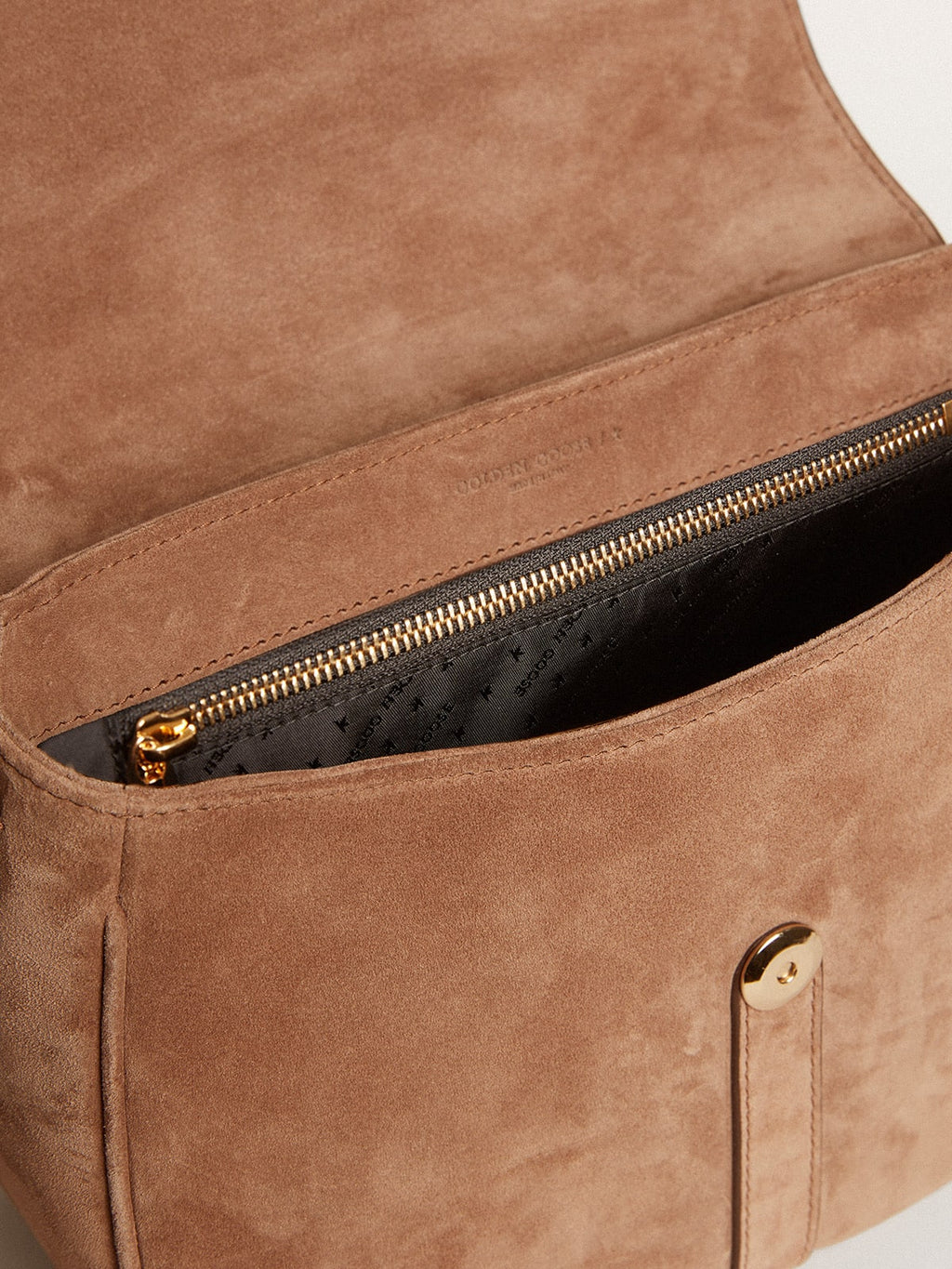 Medium Sally Bag in ash-colored suede with contrasting buckle and shoulder strap| Golden Goose