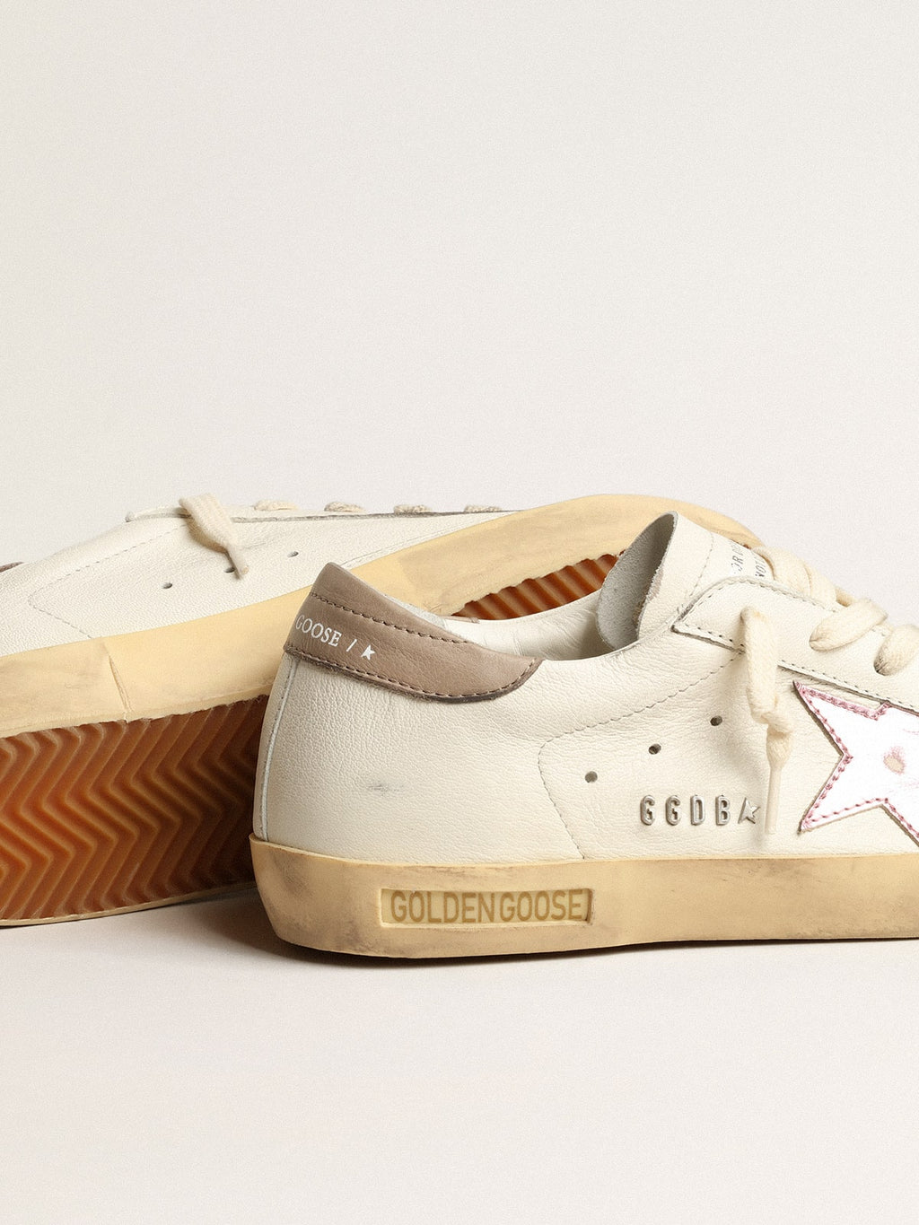 Women's Super-Star in white nappa with pink metallic leather star| Golden Goose