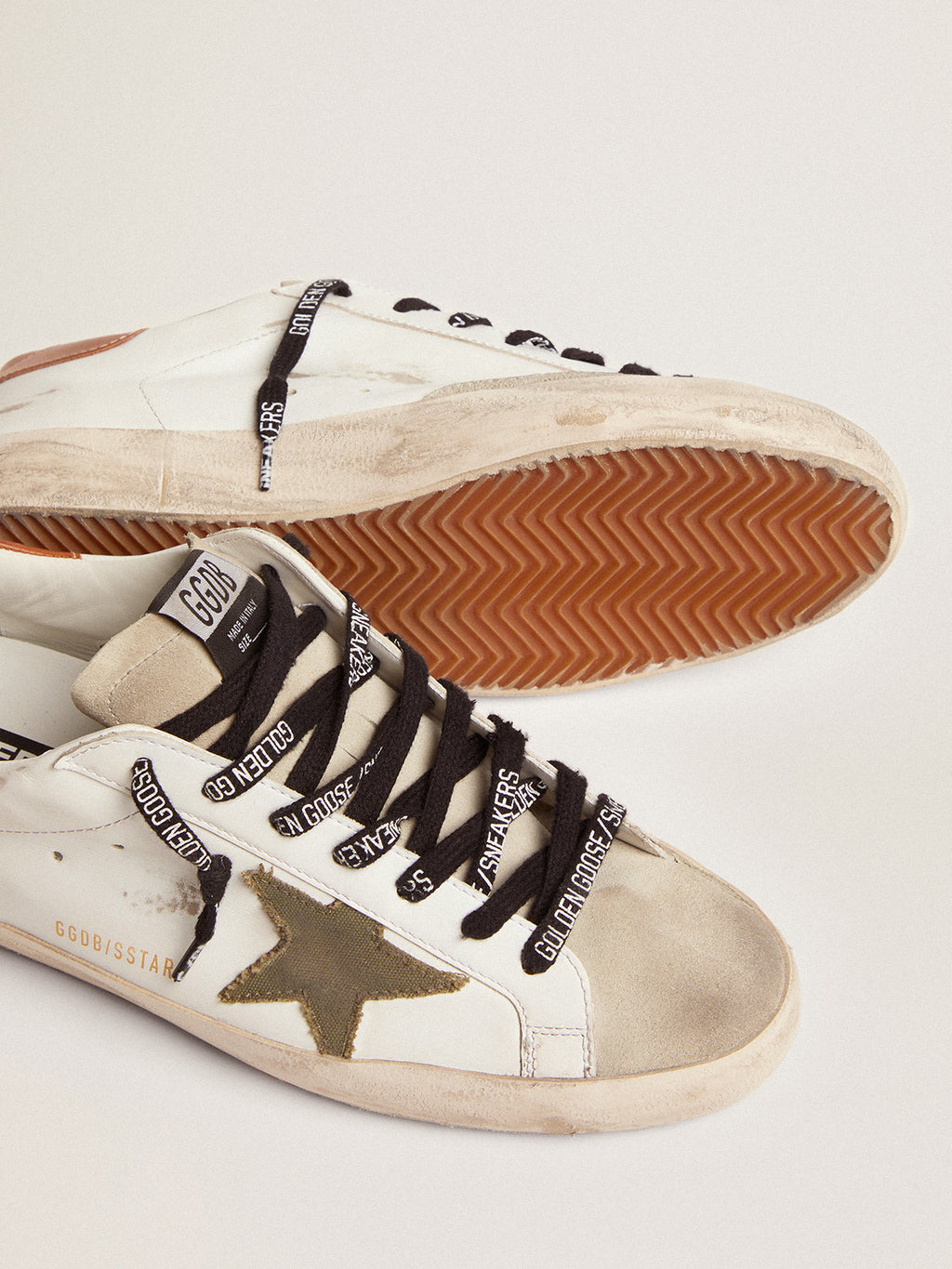 Men's Super-Star LTD with star in olive green canvas| Golden Goose
