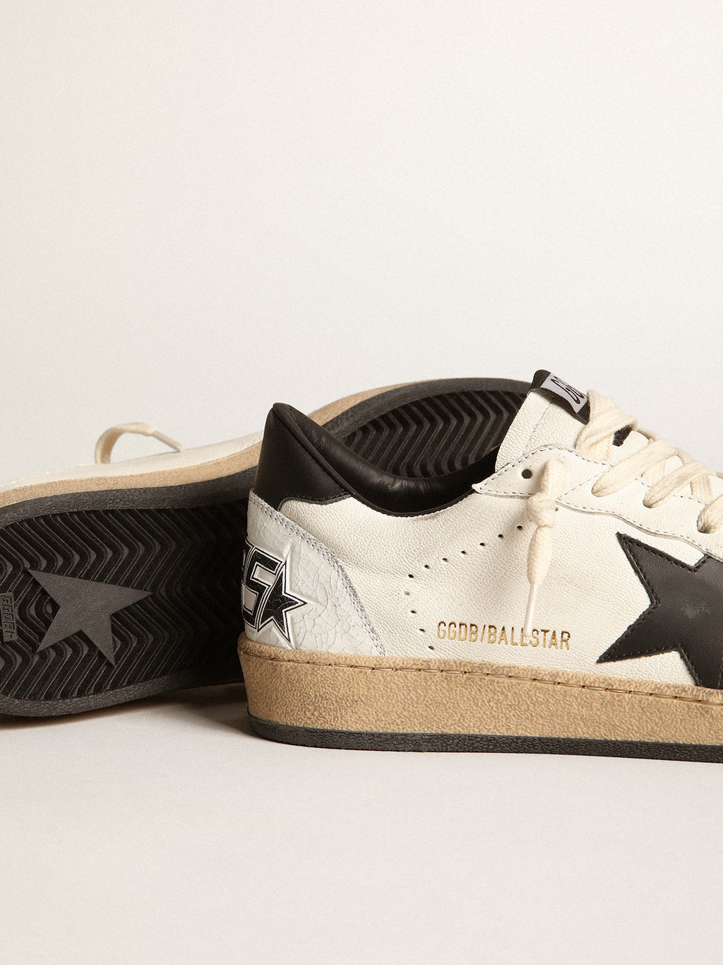 Women's Ball Star in nappa with white star and black heel tab| Golden Goose