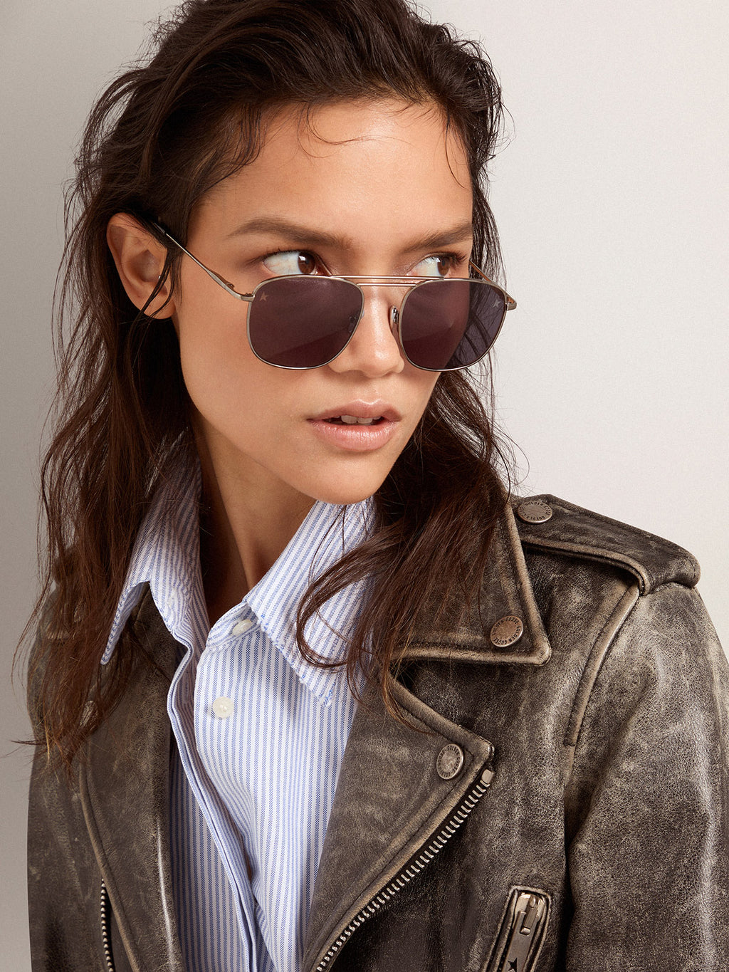 Roger aviator sunglasses with black frame and black lenses| Golden Goose