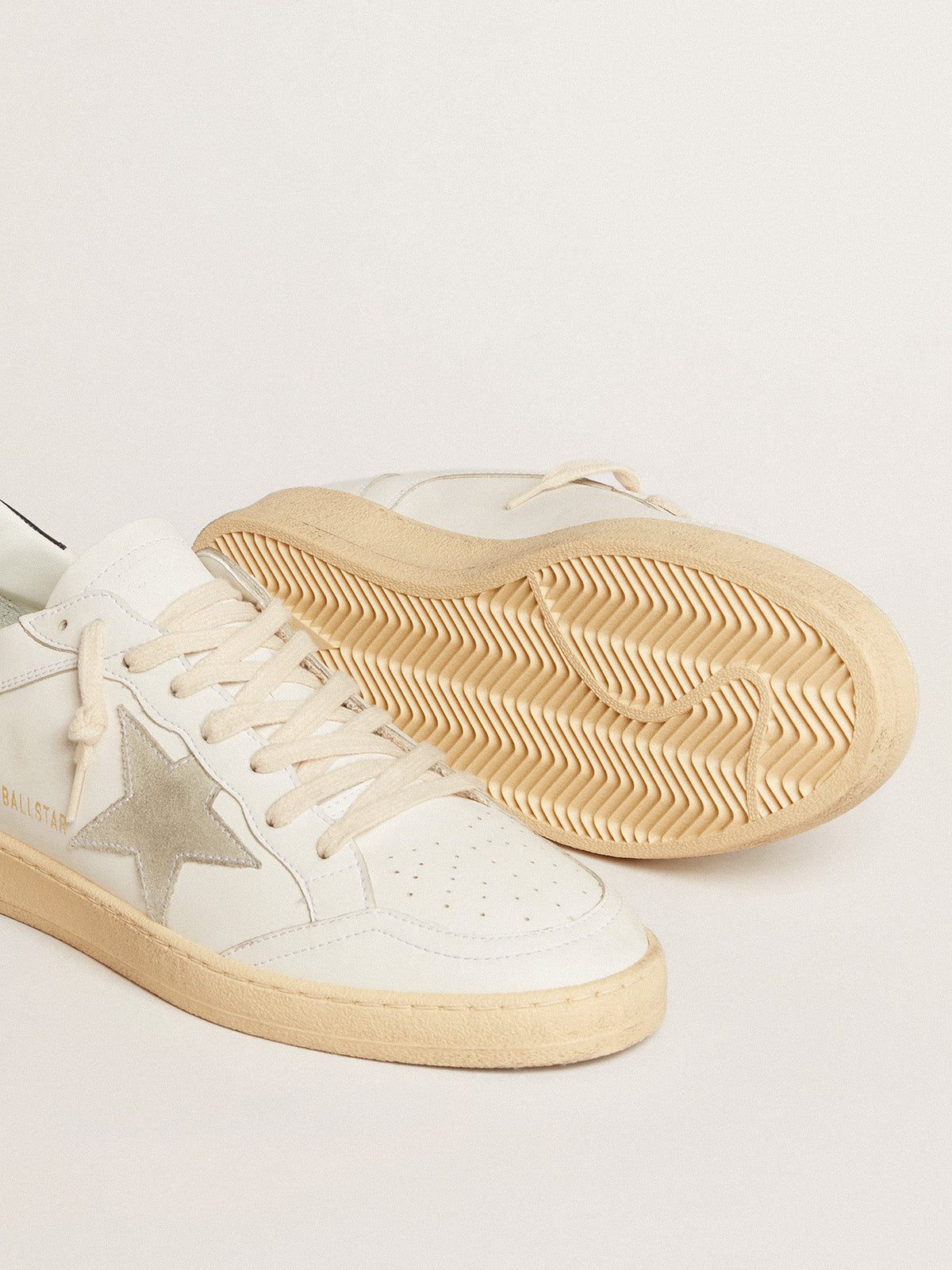 Ball Star with ice-gray suede star and blue leather heel tab| Golden Goose