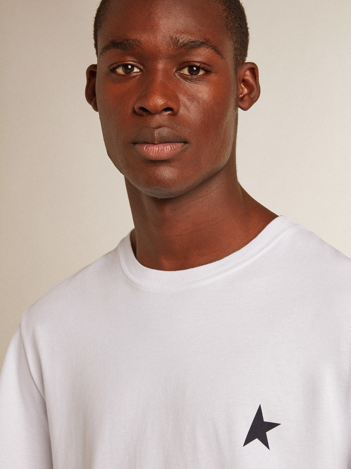 Men's white T-shirt with dark blue star on the front| Golden Goose