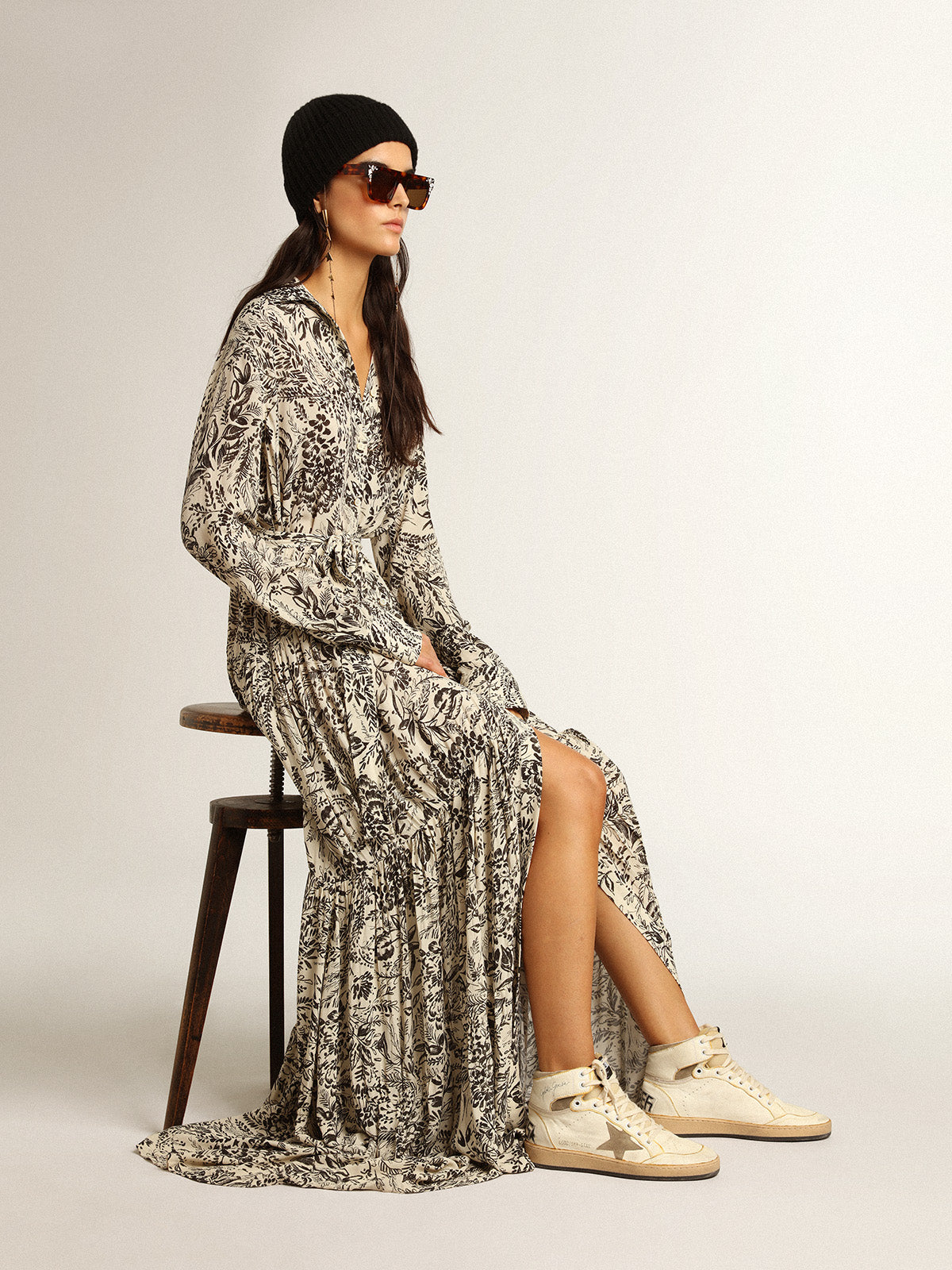 Women's Sky-Star in white nappa leather with dove-gray suede star| Golden Goose