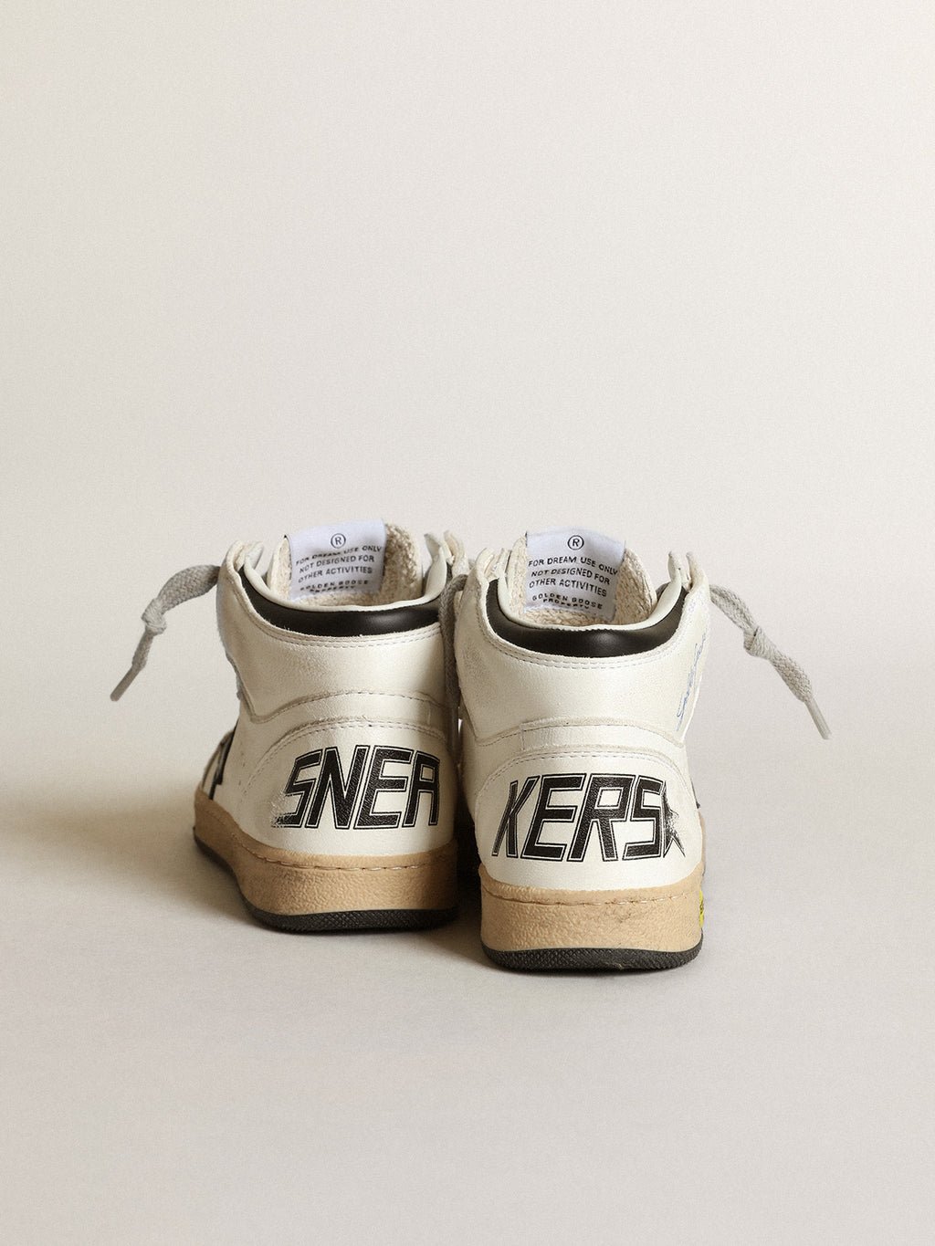Young Sky-Star in white nappa with black star and heel tab| Golden Goose